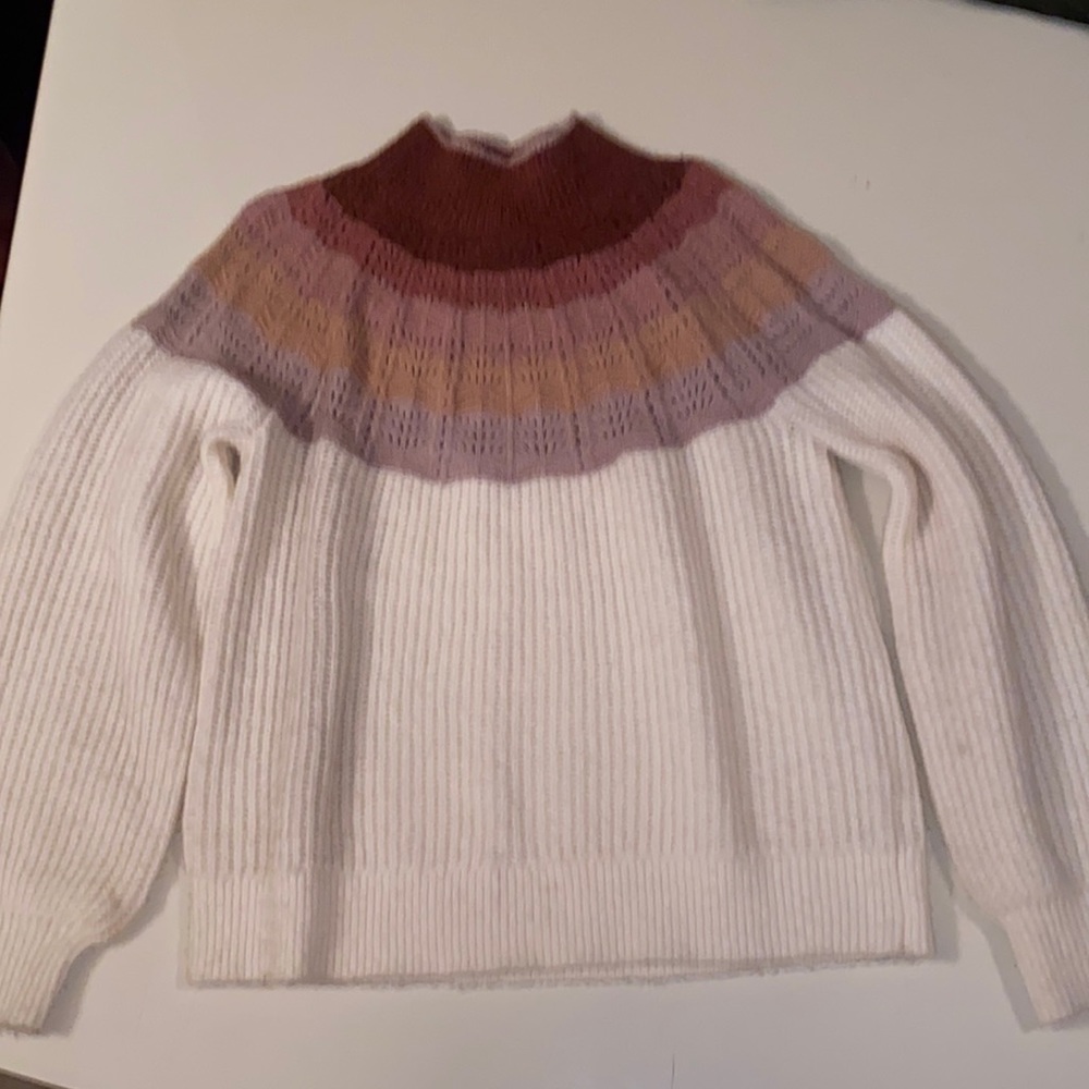 NBW Maurices brand L 90s style  cream mauve and tan this soft comfy sweaters 🥰